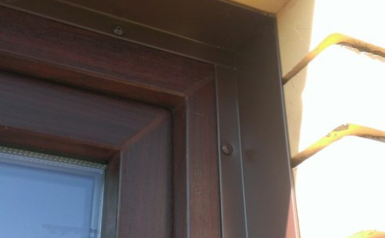 Металлический нащельник для пластиковых окон - CormanStroy.ru